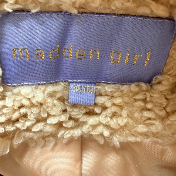 Madden Girl Tan Teddy Jacket with Black Accents - Picture 11 of 12
